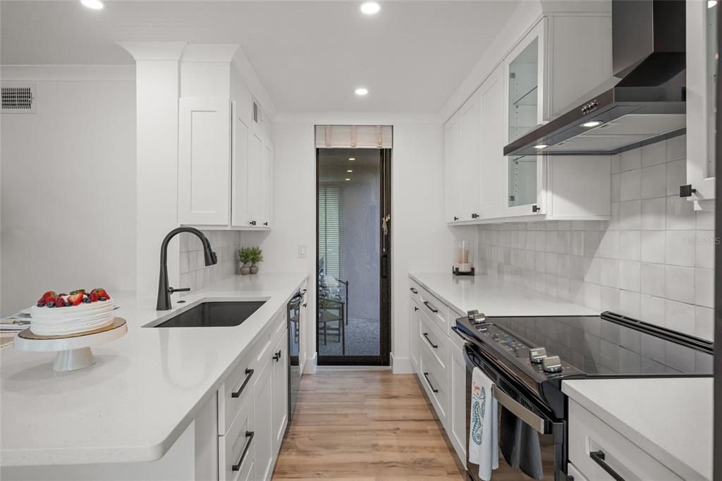 116 Pass Key Road, Unit 116 Sarasota, FL 34242 - Photo 17 of 52