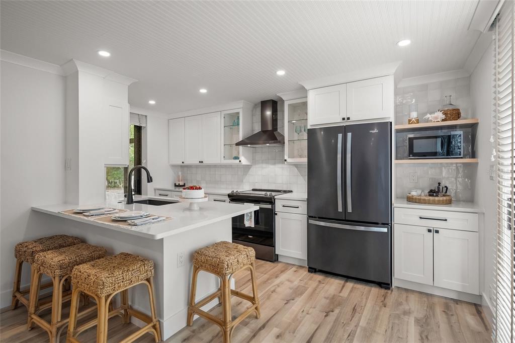 116 Pass Key Road, Unit 116 Sarasota, FL 34242 - Photo 3 of 52