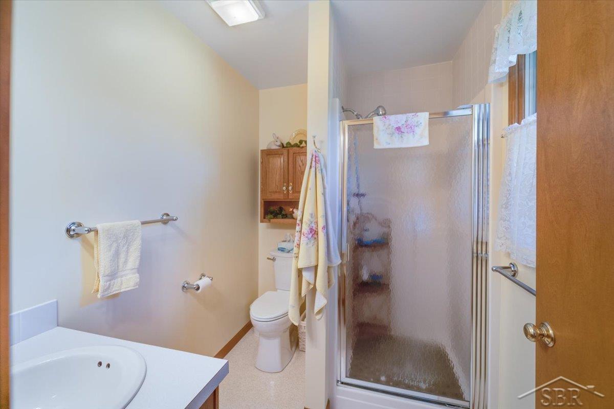 4285 Lone Road Freeland, MI 48623 - Photo 18 of 38