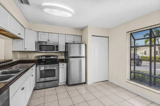 $2,750 | 9112 Southwest 21st Court, Unit E, Boca Raton, FL 33428