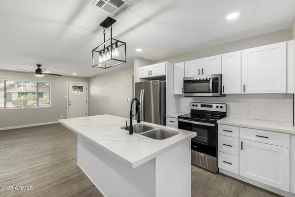 $560,000 | 331 East Pierce Street, Tempe, AZ 85288