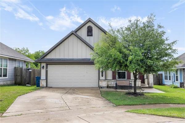$269,900 | 128 Dove Court, Navasota, TX 77868