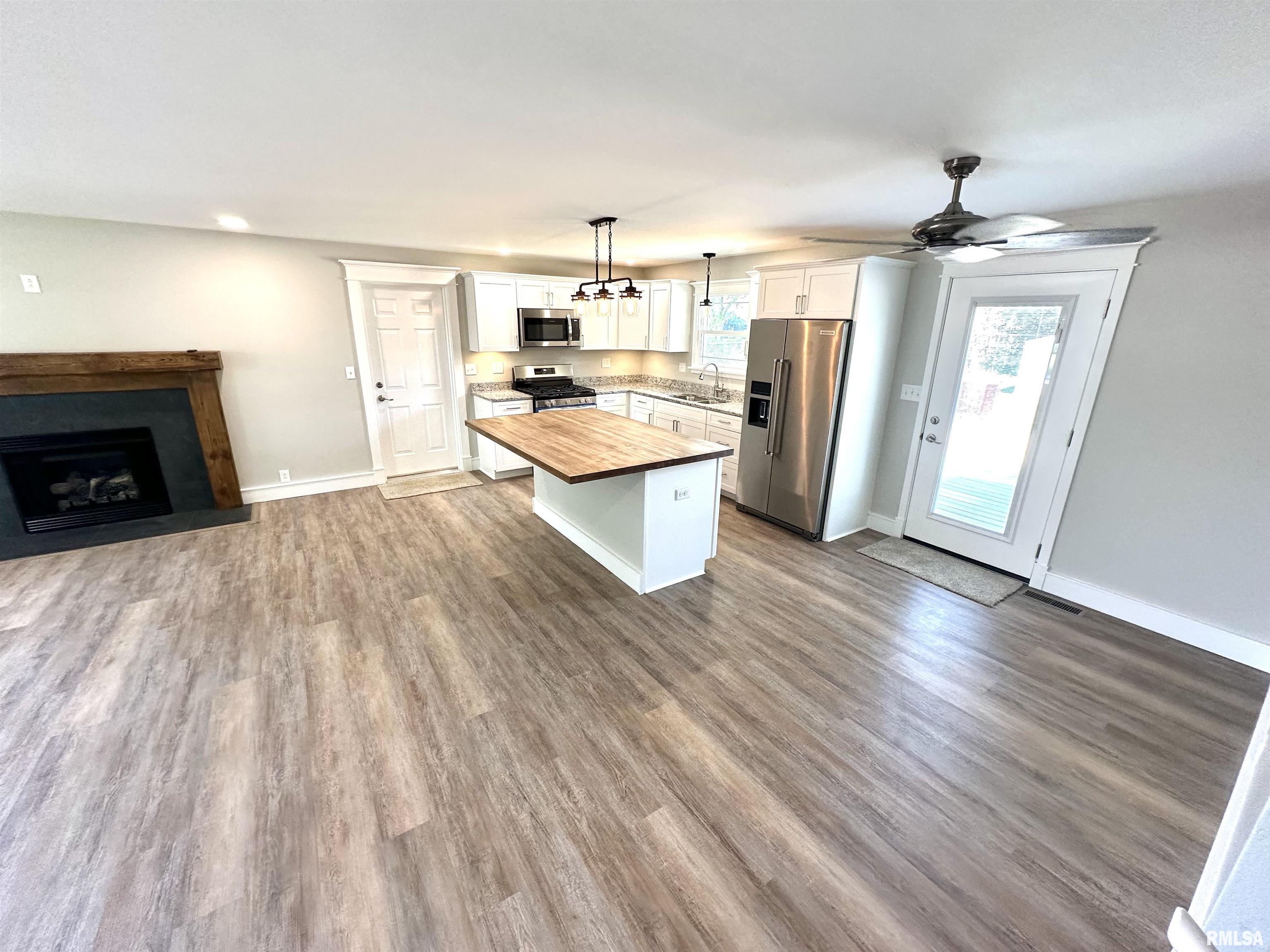 119 Randolph Drive Centralia, IL 62801 - Photo 5 of 14