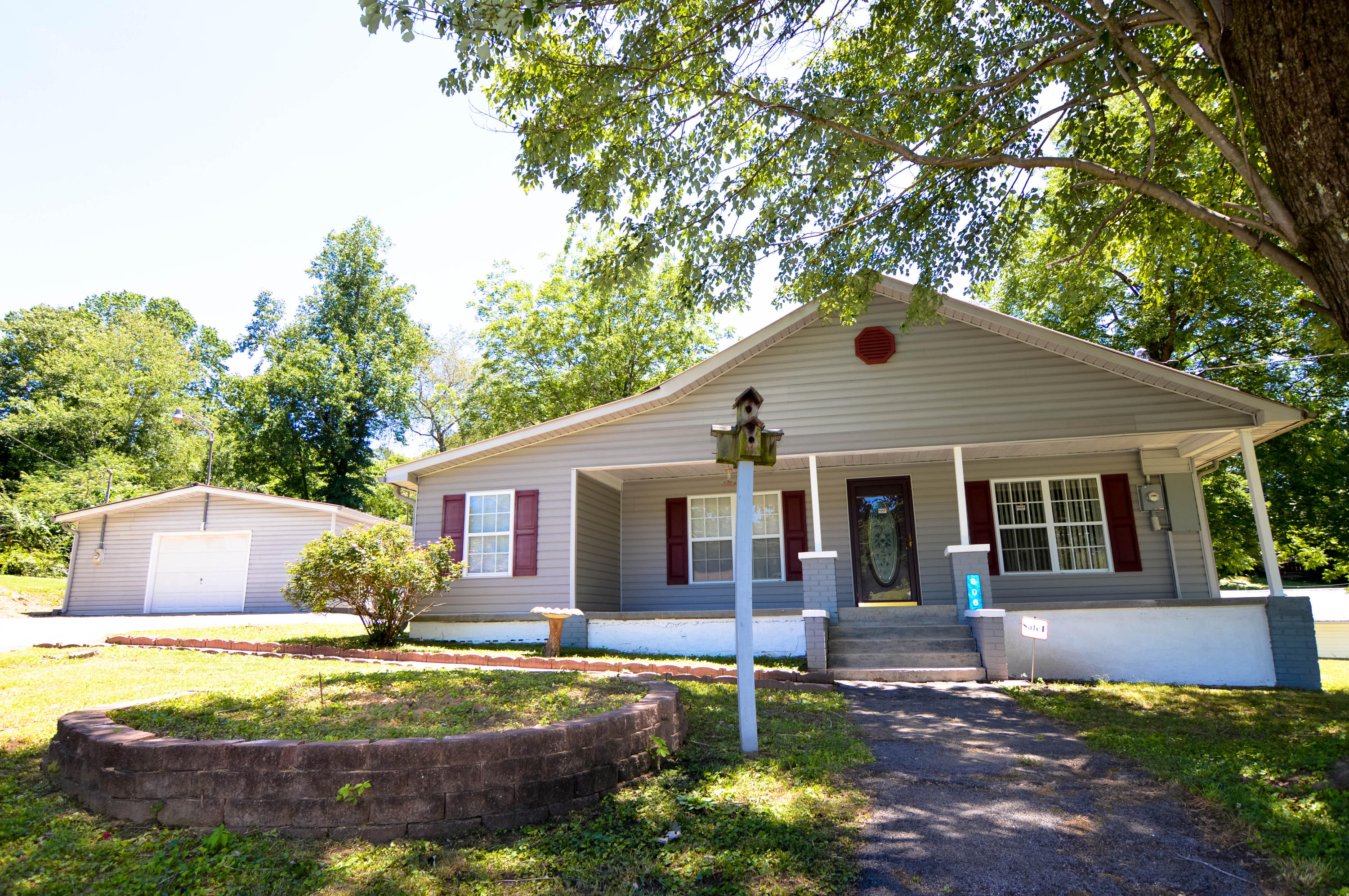 806 Cemetery Road Oliver Springs, TN 37840 - Photo 1 of 39 House and Garage