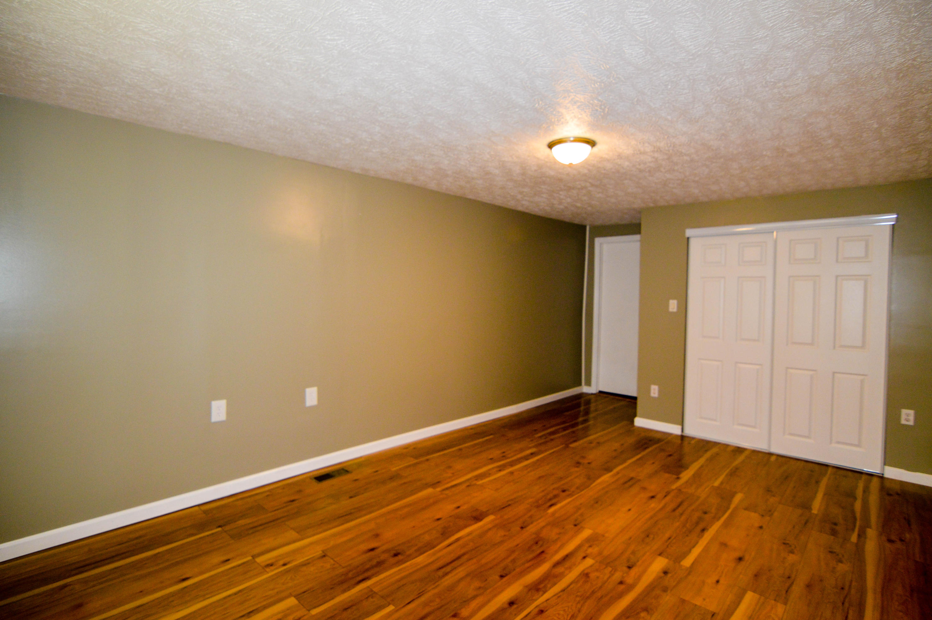 806 Cemetery Road Oliver Springs, TN 37840 - Photo 15 of 39 Master Bedroom