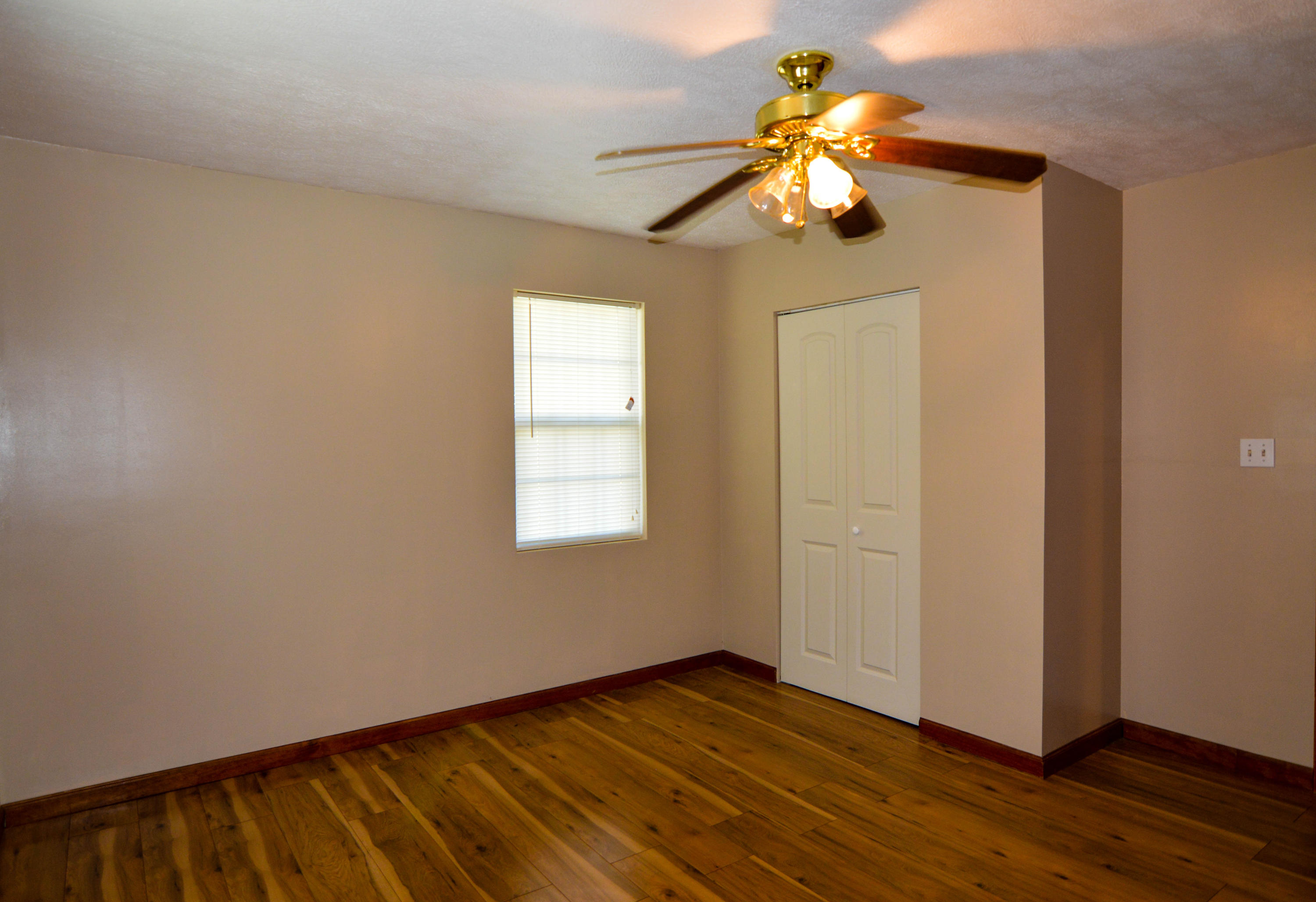 806 Cemetery Road Oliver Springs, TN 37840 - Photo 25 of 39 Bedroom 2
