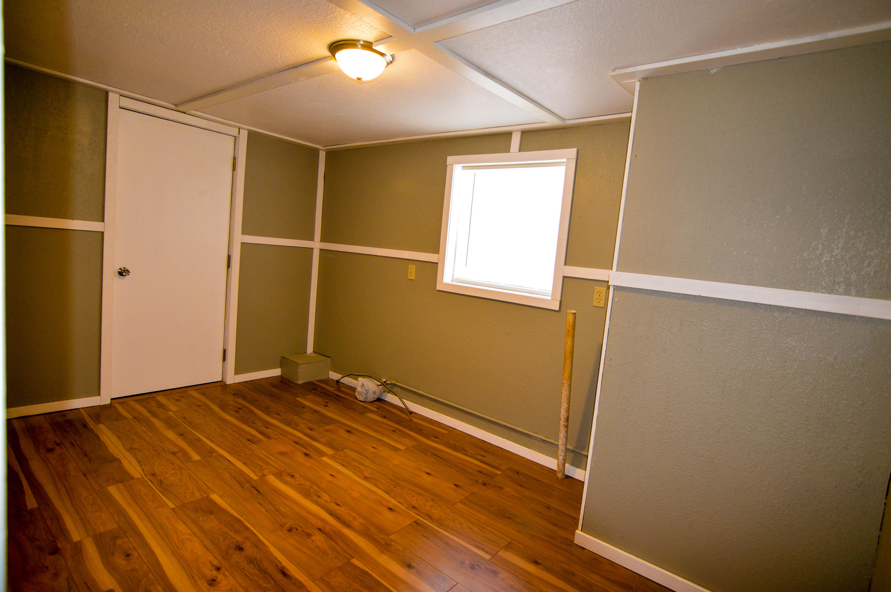 806 Cemetery Road Oliver Springs, TN 37840 - Photo 36 of 39 Laundry Room