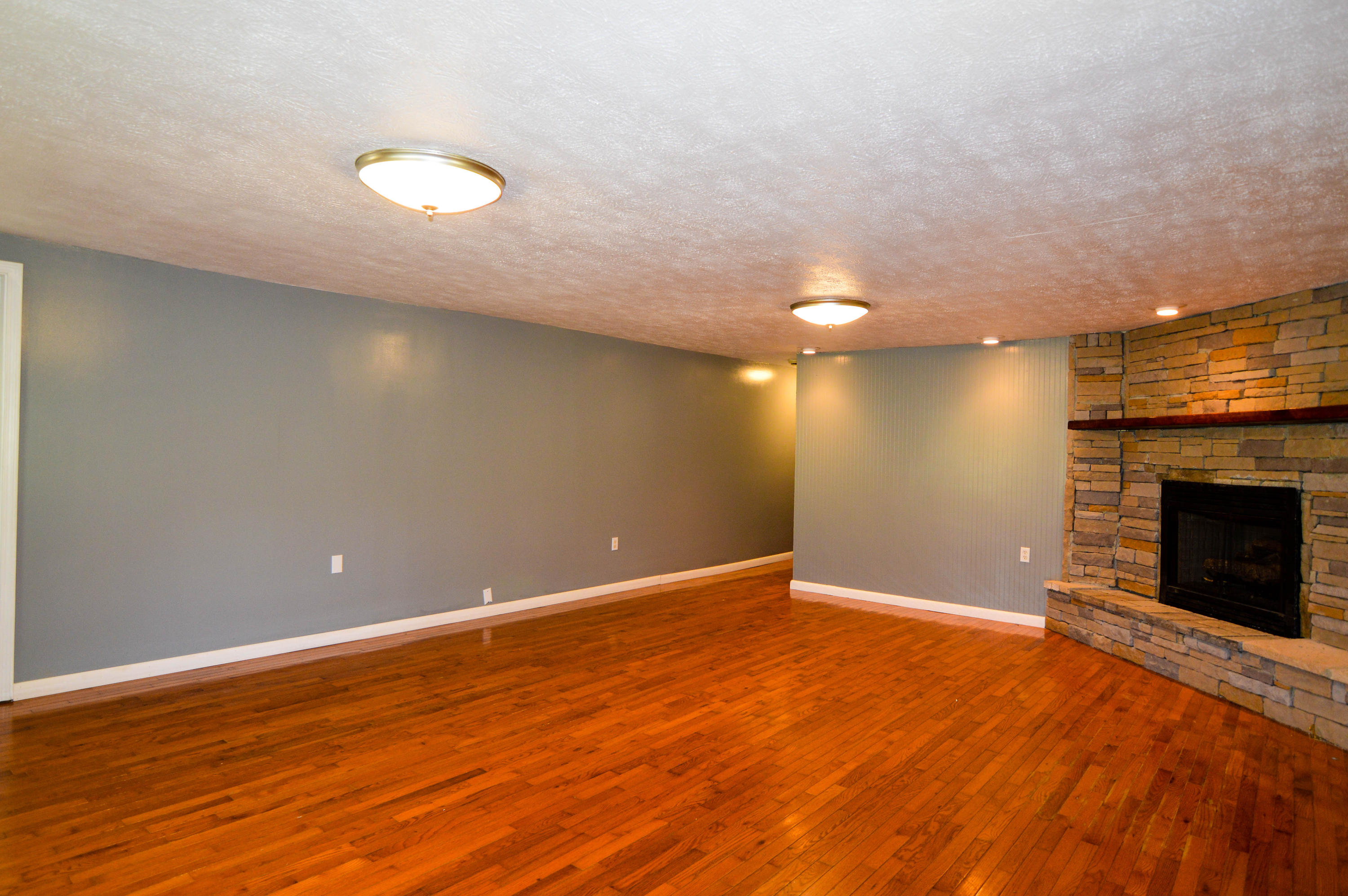 806 Cemetery Road Oliver Springs, TN 37840 - Photo 6 of 39 Living Room