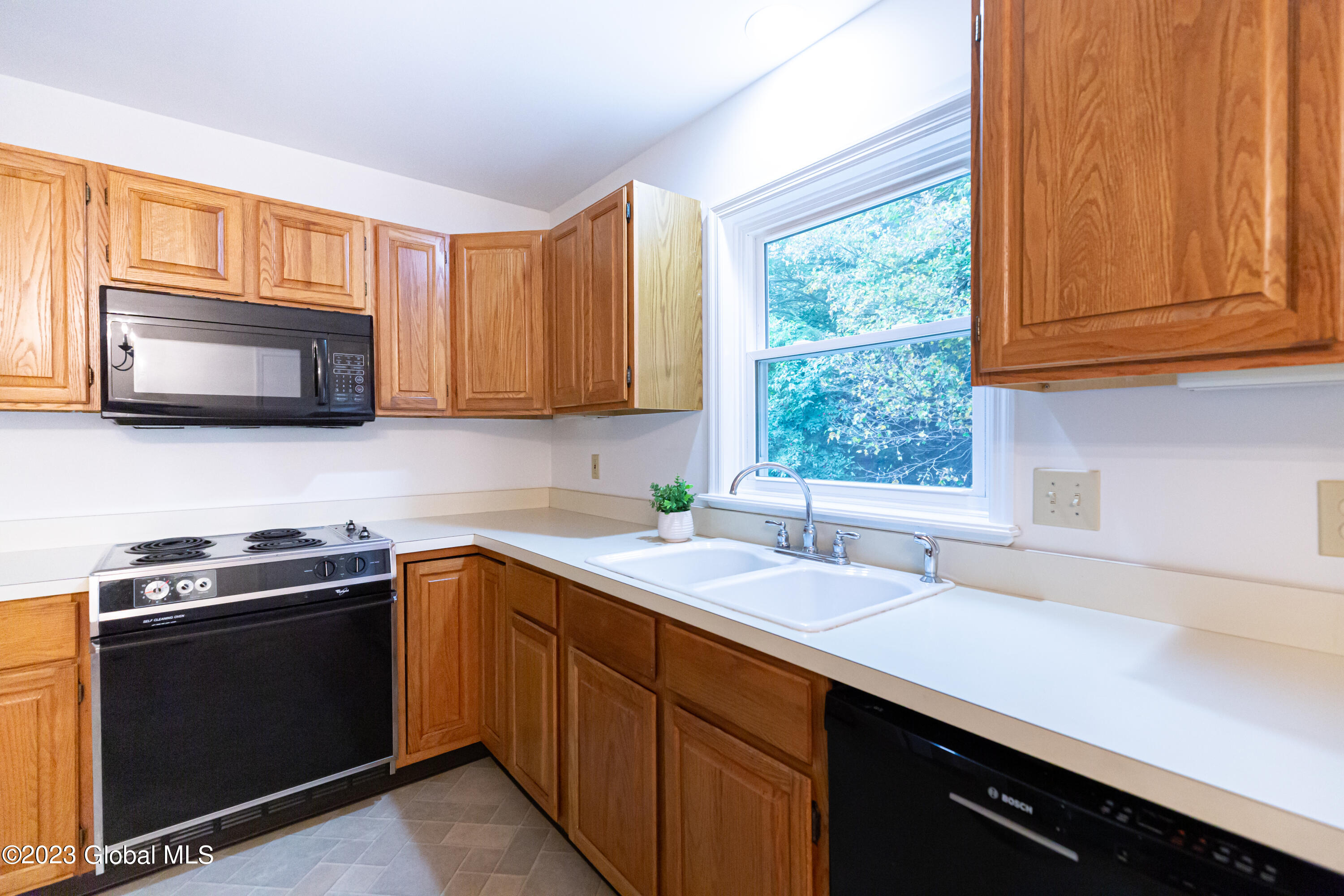 80 Kinder Drive Stuyvesant, NY 12106 - Photo 12 of 42 IMG_0552