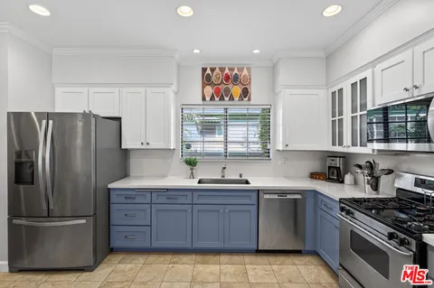 $1,875,000 | 928 11th Street, Unit 2, Santa Monica, CA 90403