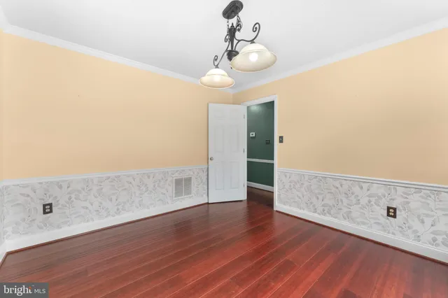 wooden floor in an empty room