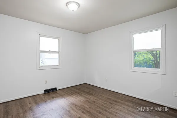 $400,000 | 944 Lancashire Court Southeast, Unit 946, Grand Rapids, MI 49508