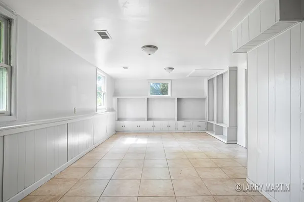 $400,000 | 944 Lancashire Court Southeast, Unit 946, Grand Rapids, MI 49508