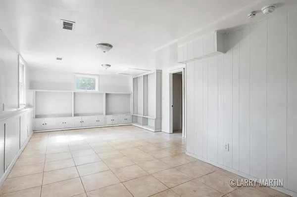 $400,000 | 944 Lancashire Court Southeast, Unit 946, Grand Rapids, MI 49508