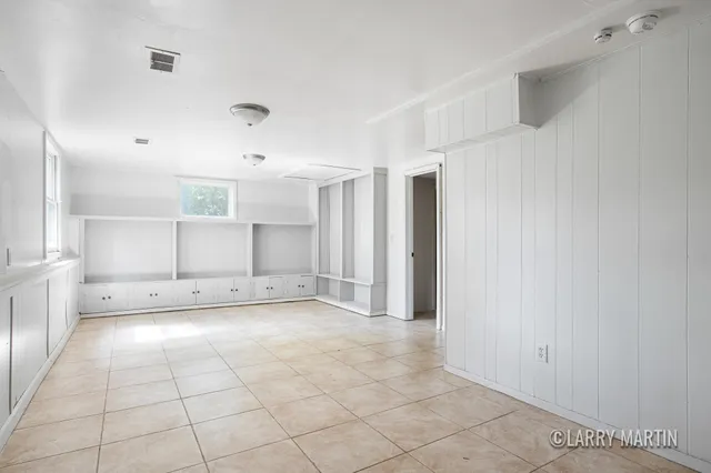 $400,000 | 944 Lancashire Court Southeast, Unit 946, Grand Rapids, MI 49508