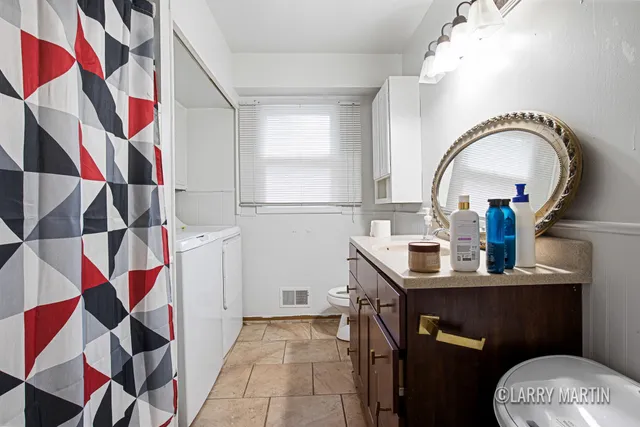 $400,000 | 944 Lancashire Court Southeast, Unit 946, Grand Rapids, MI 49508