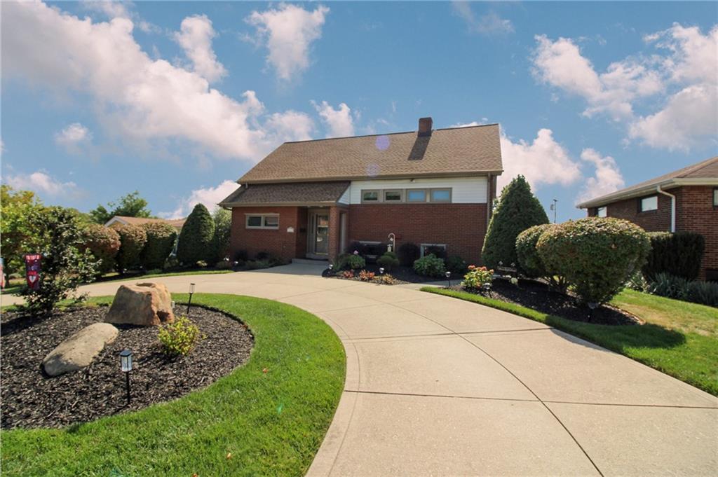 1211 Akehurst Road Pittsburgh, PA 15220 - Photo 4 of 36 Gallery Image 4