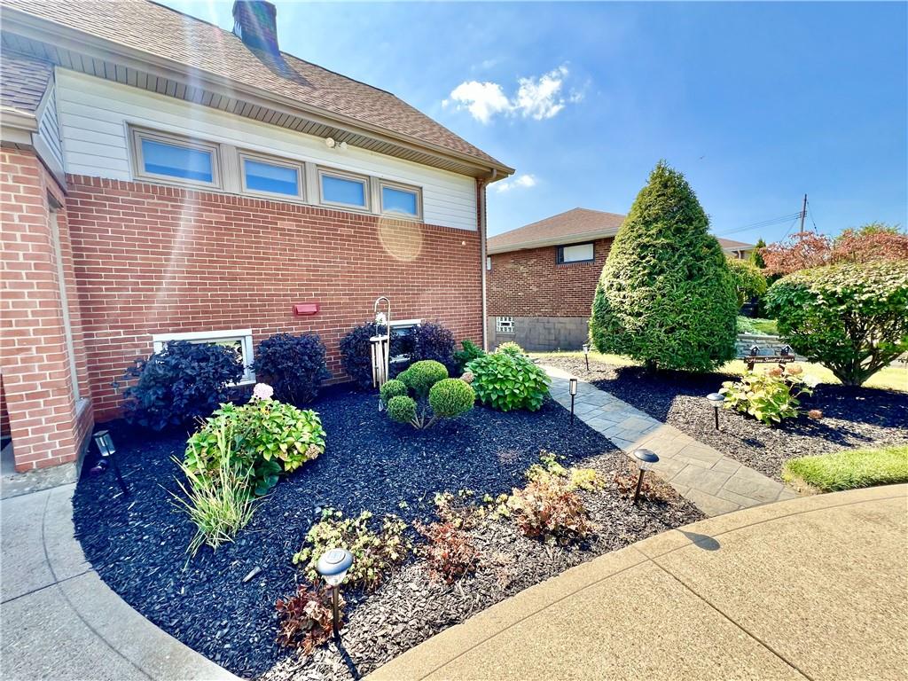 1211 Akehurst Road Pittsburgh, PA 15220 - Photo 5 of 36 Gallery Image 5