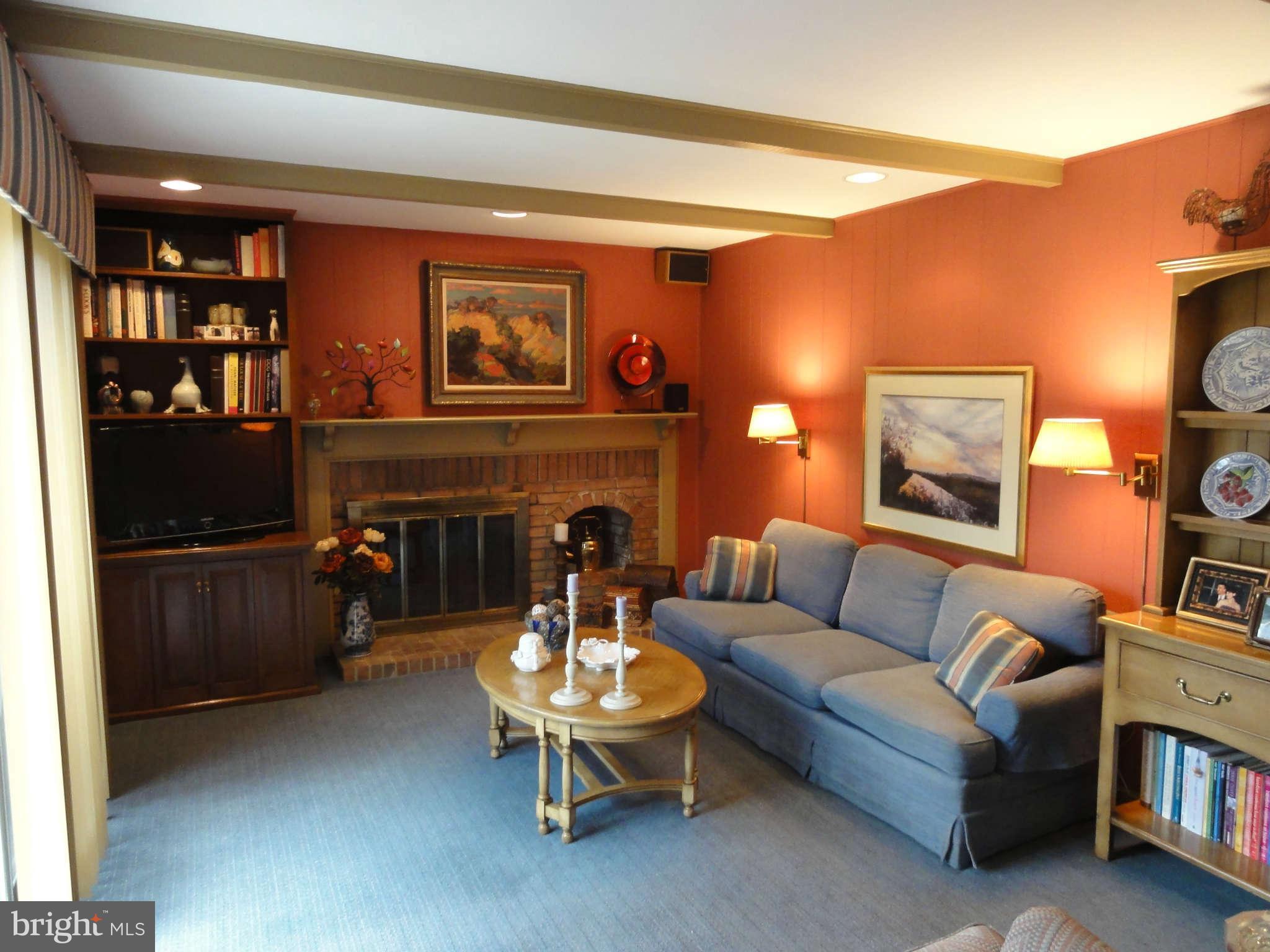 1340 Winding Waye Lane Silver Spring, MD 20902 - Photo 8 of 25 Family Room