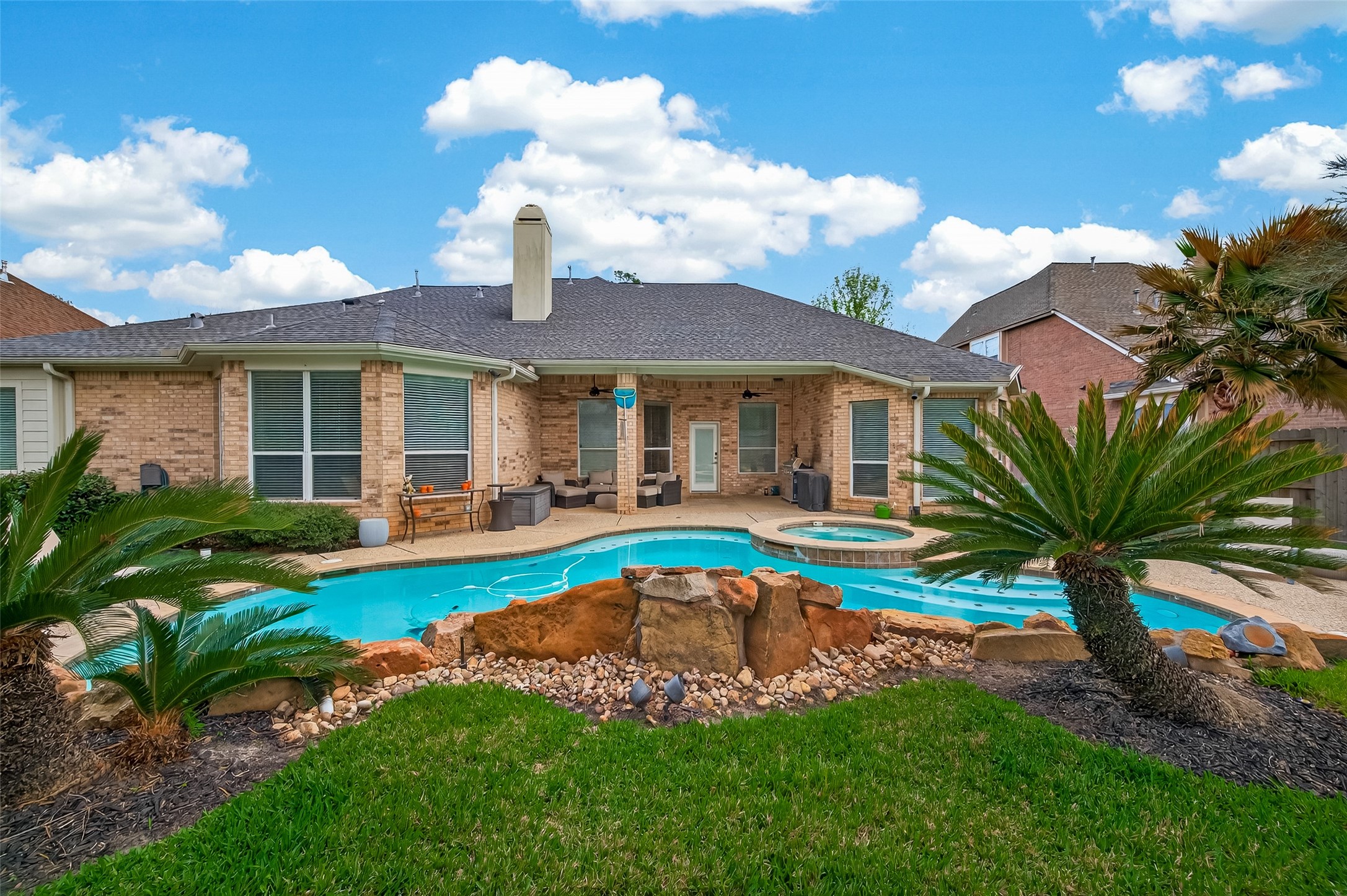 171 East Lansdowne Circle Spring, TX 77382 - Photo 3 of 26