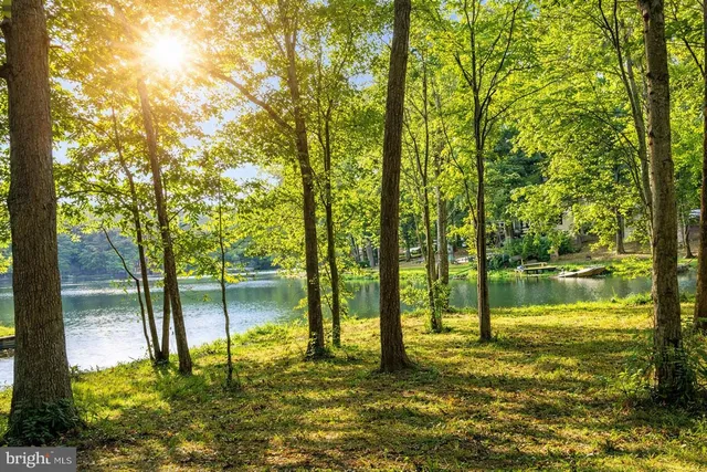 $719,900 | 1008 Lakeview Drive, Stafford, VA 22556