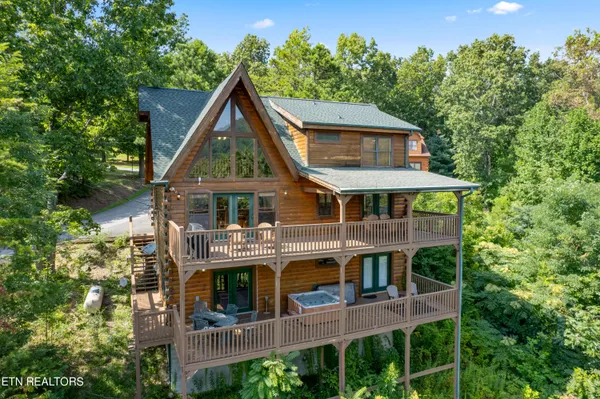$975,000 | 1424 Rocky Top Way, Townsend, TN 37882