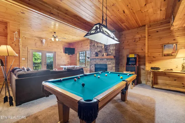 $975,000 | 1424 Rocky Top Way, Townsend, TN 37882