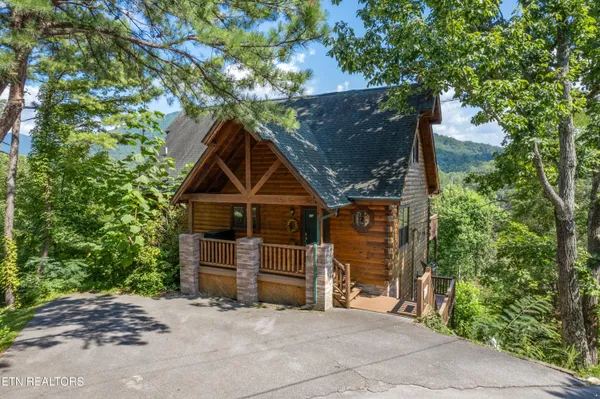 $975,000 | 1424 Rocky Top Way, Townsend, TN 37882