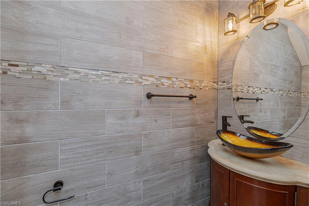 1330 Mariposa Circle, Unit 103 Naples, FL 34105 - Photo 10 of 26