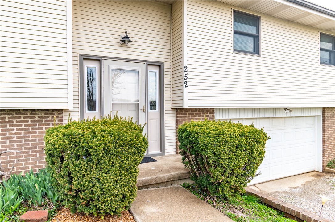 252 Shepard Drive Decatur, IL 62521 - Photo 2 of 24