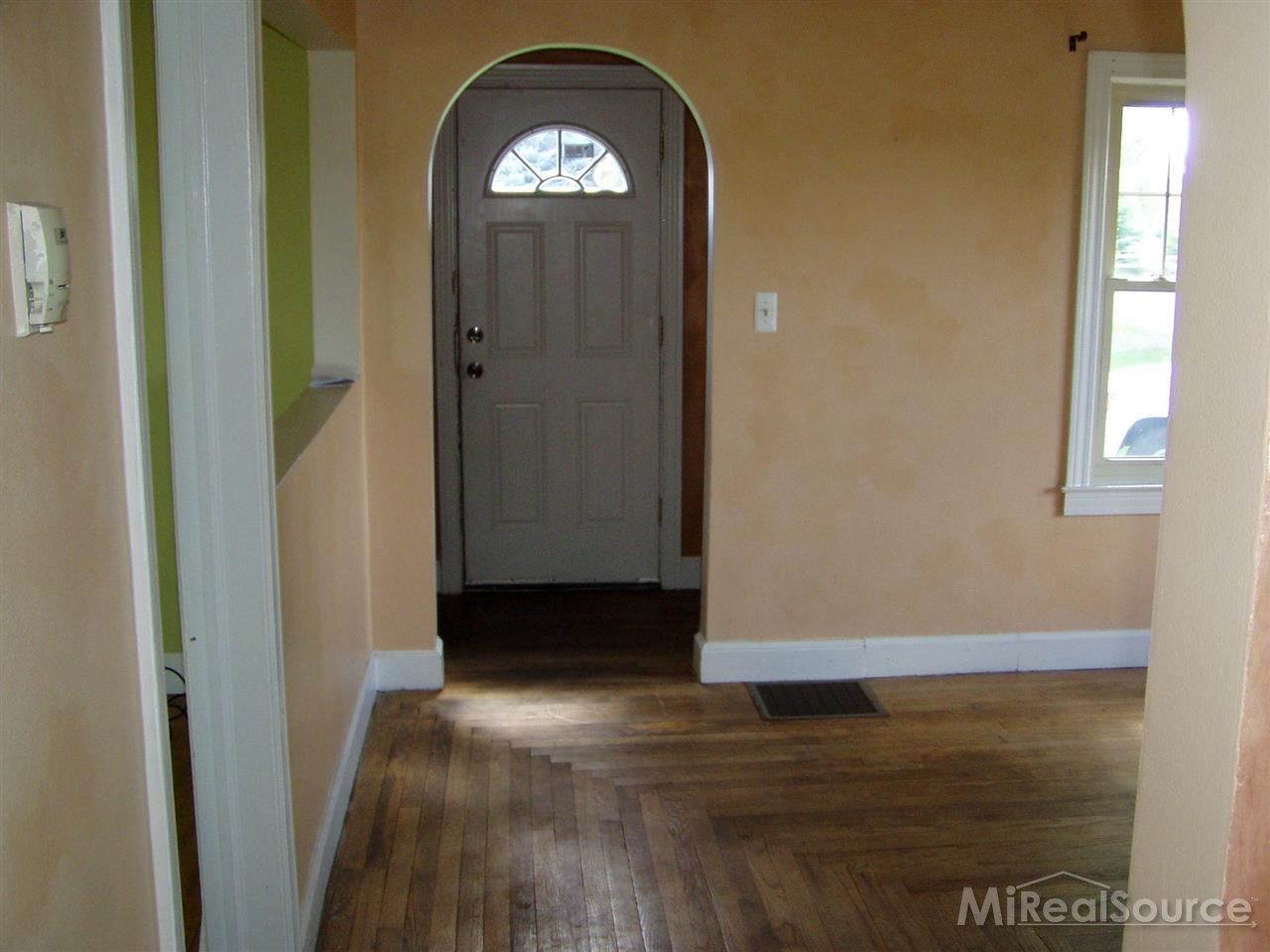 8684 Bryce Road Avoca, MI 48006 - Photo 9 of 23 31214551-8.JPG