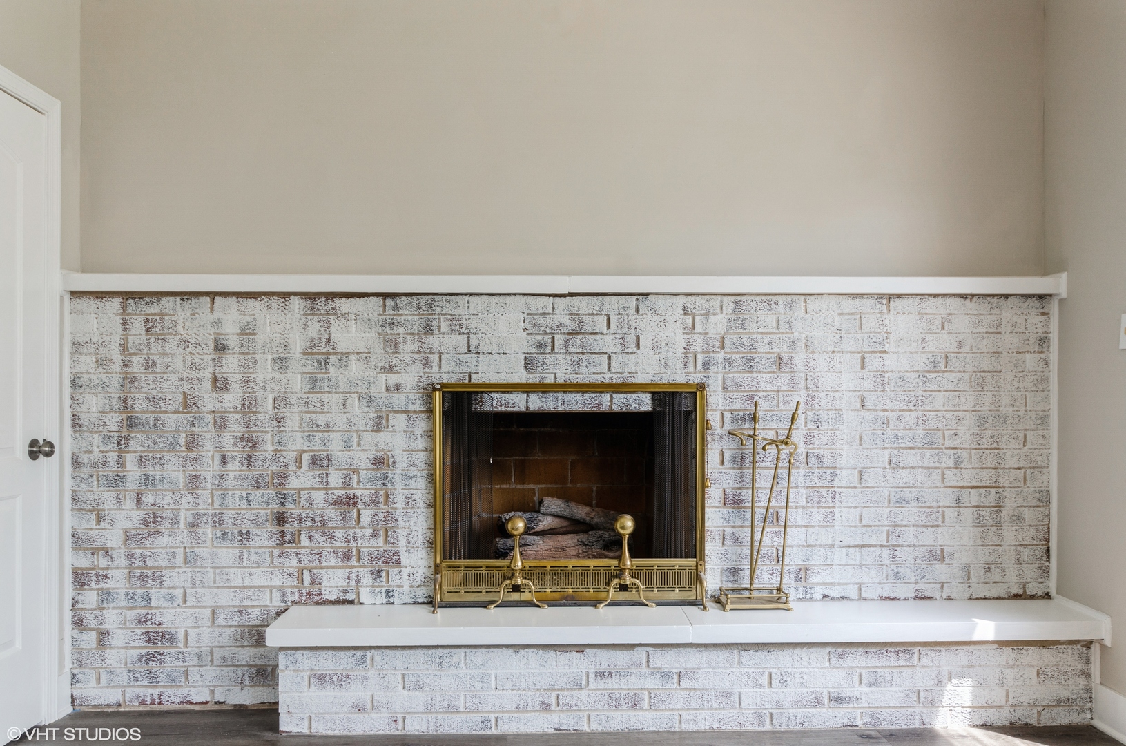 17543 Walter Street Lansing, IL 60438 - Photo 5 of 9 a living room with a fireplace