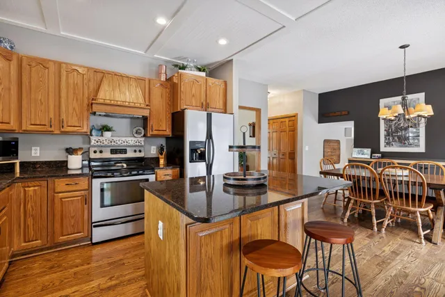 $525,000 | 16862 Illinois Avenue, Lakeville, MN 55044