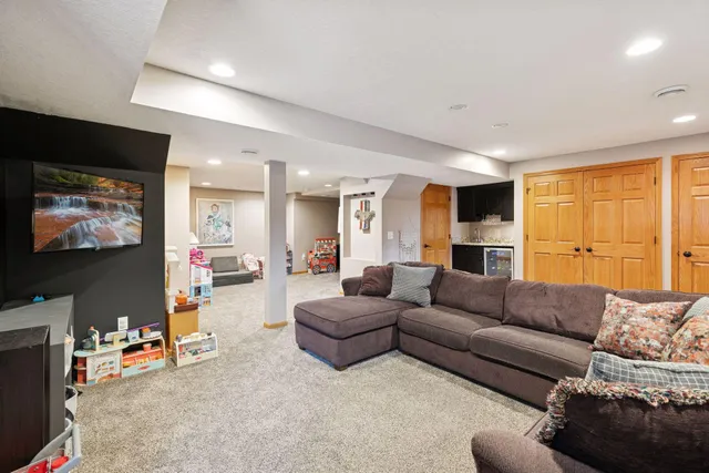 $525,000 | 16862 Illinois Avenue, Lakeville, MN 55044