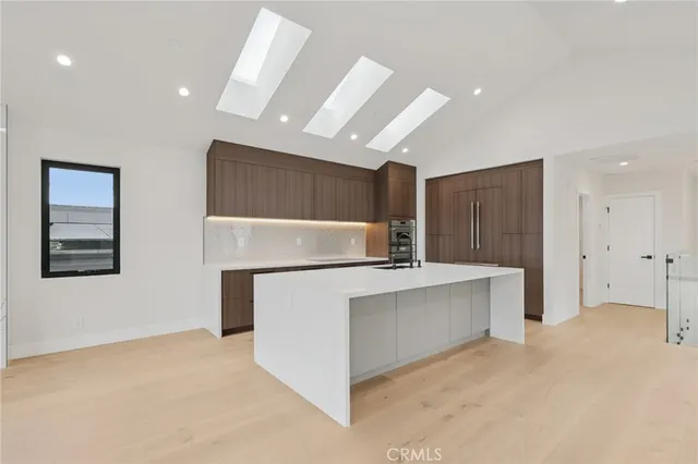 $2,390,000 | 526 Klamath Street, Brisbane, CA 94005