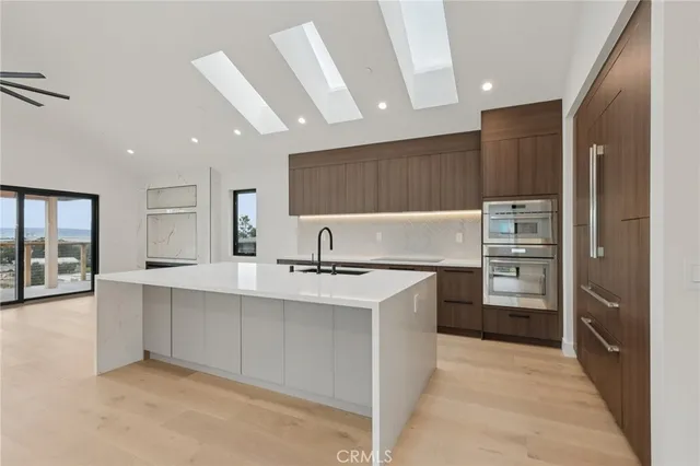 $2,390,000 | 526 Klamath Street, Brisbane, CA 94005