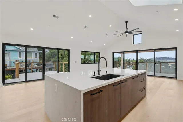 $2,390,000 | 526 Klamath Street, Brisbane, CA 94005