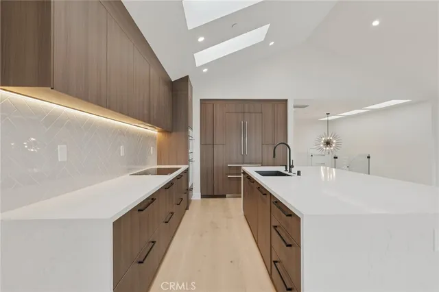 $2,390,000 | 526 Klamath Street, Brisbane, CA 94005