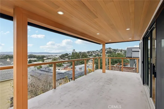 $2,390,000 | 526 Klamath Street, Brisbane, CA 94005