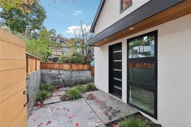 $2,390,000 | 526 Klamath Street, Brisbane, CA 94005