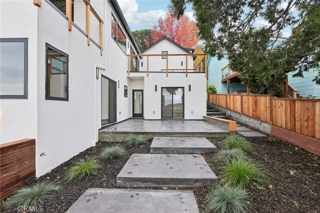 $2,390,000 | 526 Klamath Street, Brisbane, CA 94005