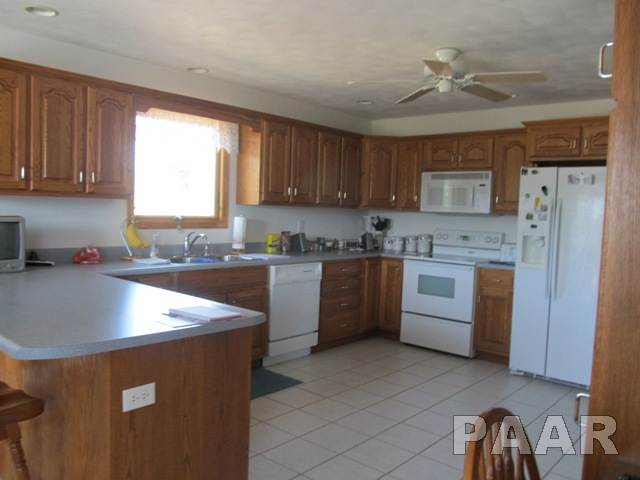 16161 Furrow Road Pekin, IL 61554 - Photo 2 of 15