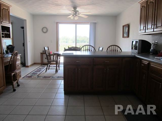 16161 Furrow Road Pekin, IL 61554 - Photo 4 of 15