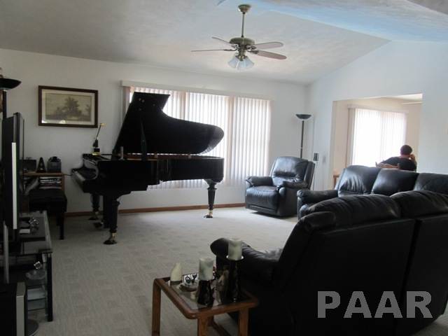 16161 Furrow Road Pekin, IL 61554 - Photo 7 of 15