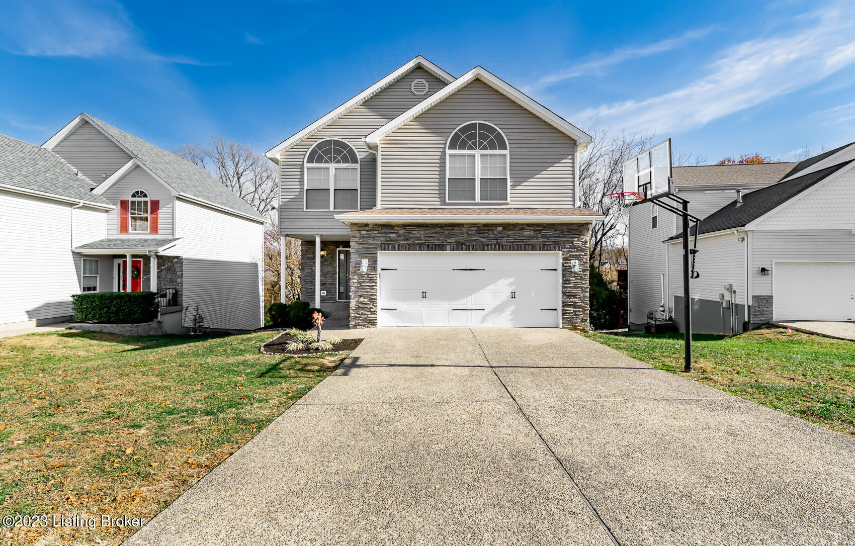 7833 Lariat Road Louisville, KY 40219 - Photo 2 of 88 LAR-104
