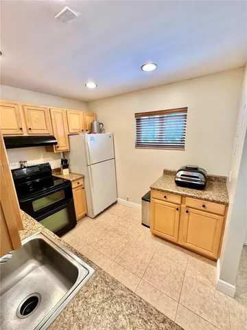 $2,200 | 7561 Northwest 16th Street, Unit 2208, Plantation, FL 33313