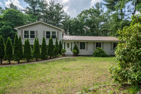 $735,000 | 23 Mid. Dunstable Road, Nashua, NH 03062