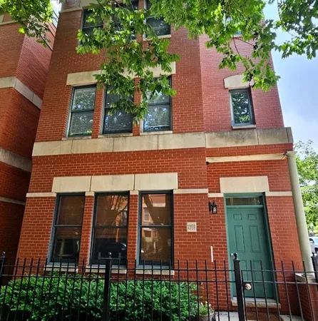 $399,000 | 1359 West Fillmore Street, Unit B, Chicago, IL 60607