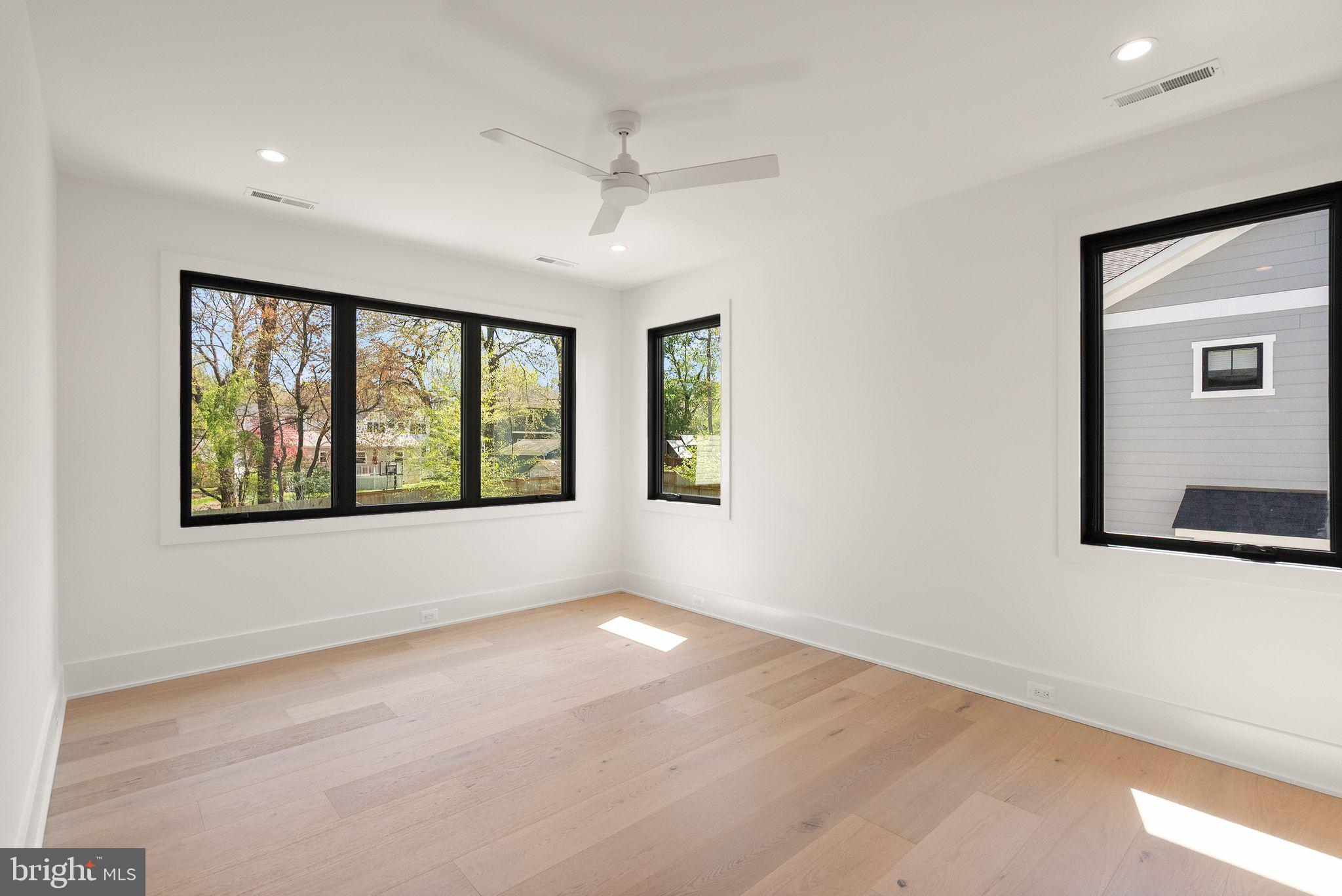 112 Elm Street Southwest Vienna, VA 22180 - Photo 44 of 96 an empty room with windows