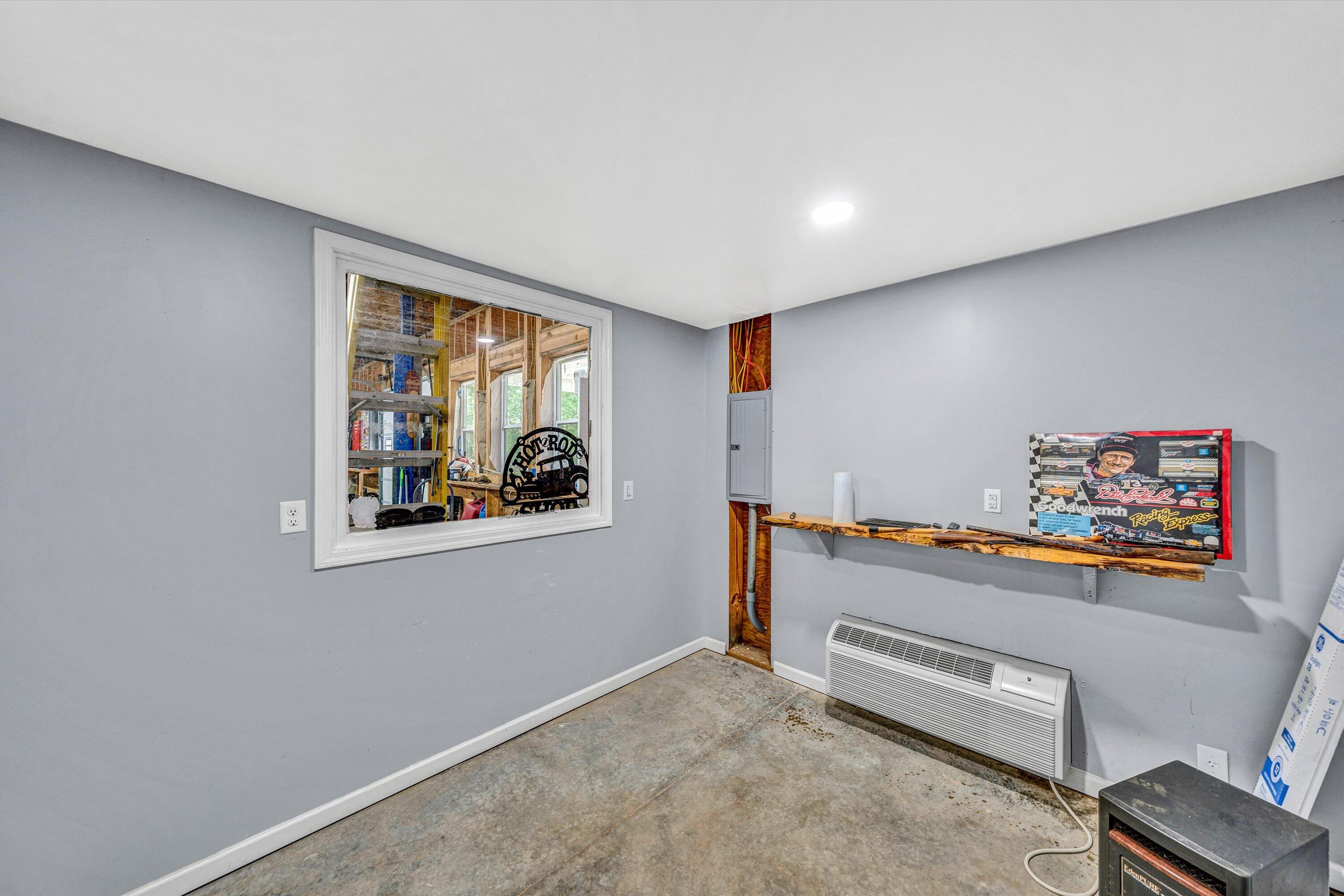 219 Emerald Point Penhook, VA 24137 - Photo 48 of 52 46-DSC00124